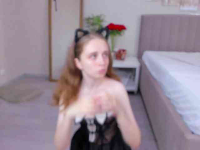 Camilla-Kelly webcam