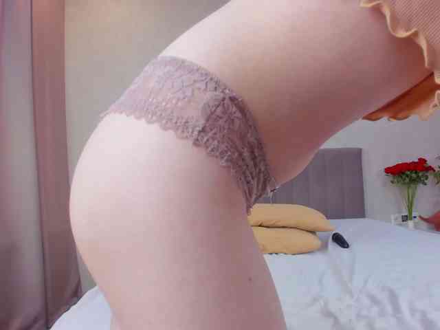 Camilla-Kelly webcam