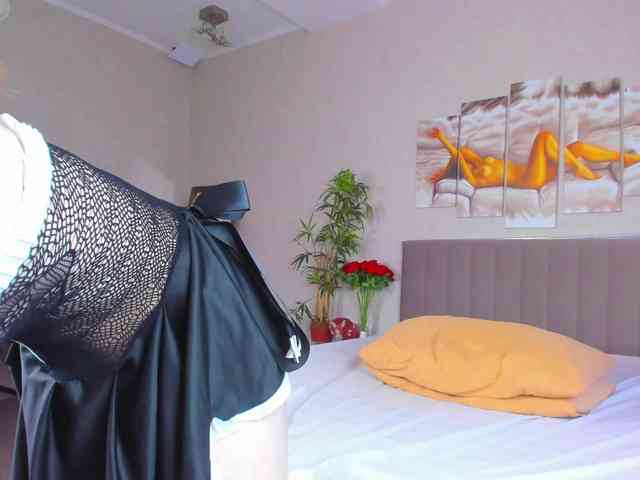 Camilla-Kelly webcam
