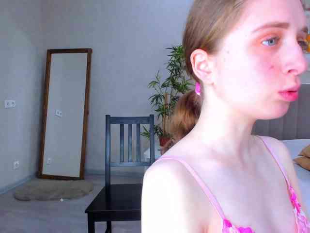 Camilla-Kelly webcam