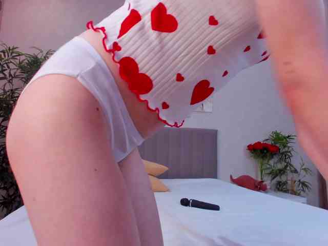 Camilla-Kelly webcam