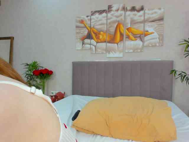 Camilla-Kelly webcam