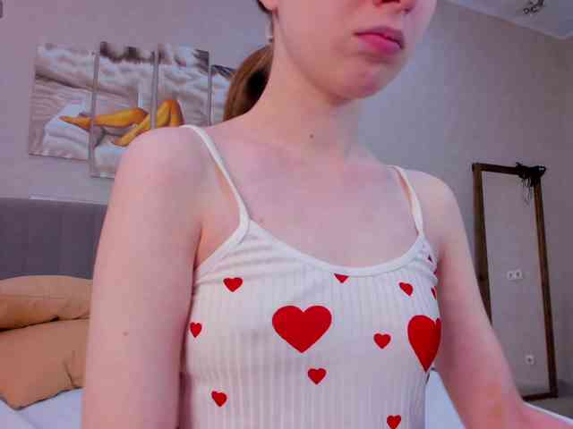 Camilla-Kelly webcam