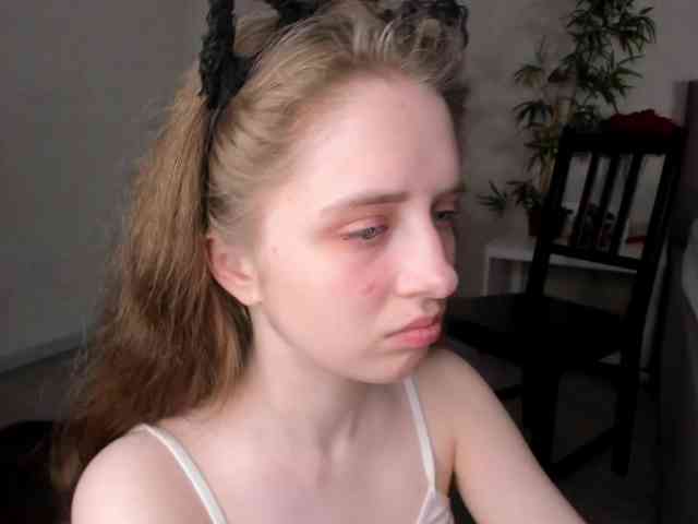 Camilla-Kelly webcam