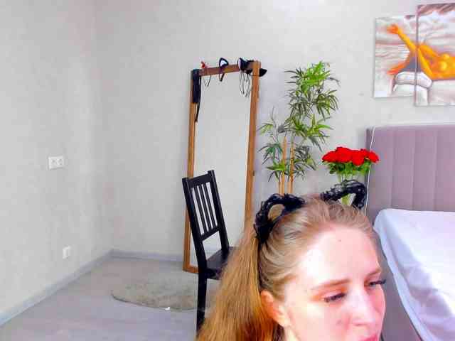 Camilla-Kelly webcam