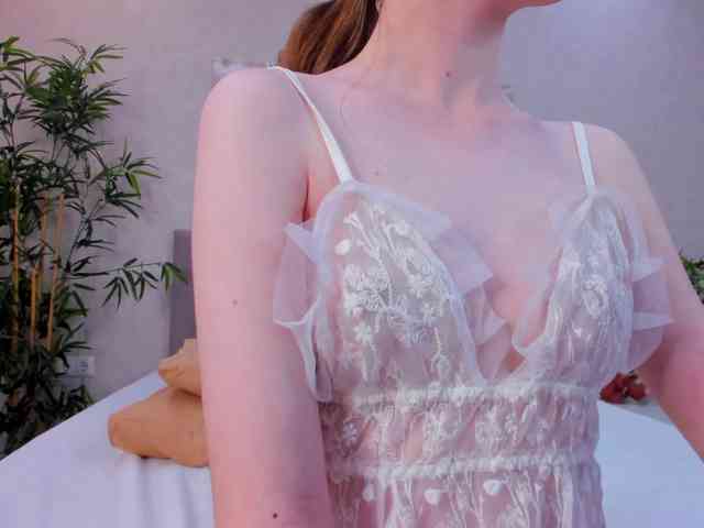 Model: Camilla-Kelly