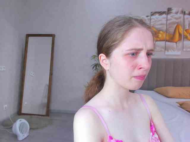 Camilla-Kelly webcam