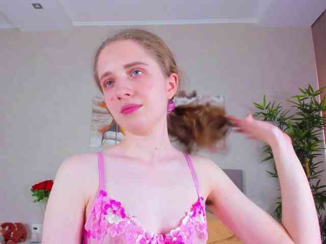 Camilla-Kelly webcam