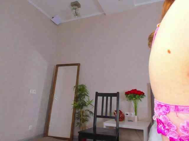 Camilla-Kelly webcam