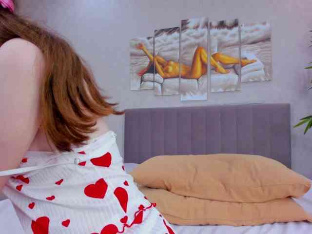Camilla-Kelly webcam