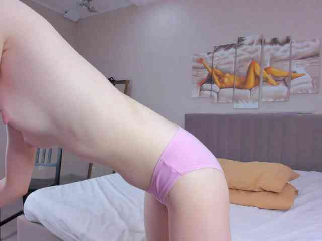 Camilla-Kelly webcam