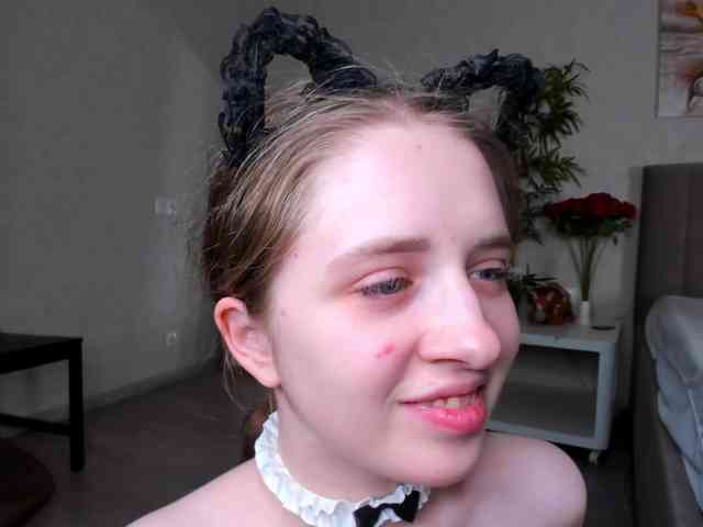 Camilla-Kelly webcam