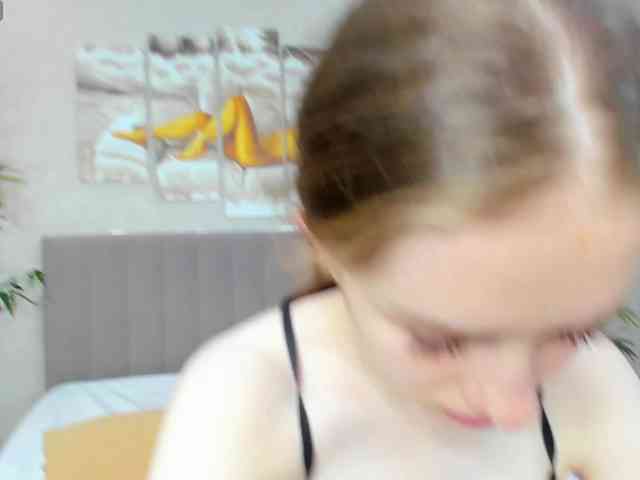 Camilla-Kelly webcam
