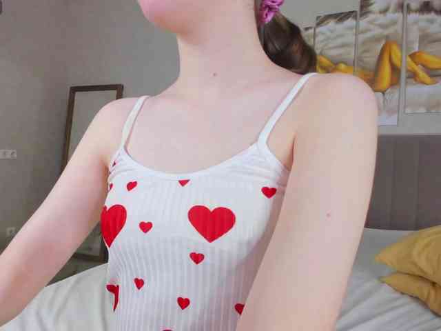 Camilla-Kelly webcam