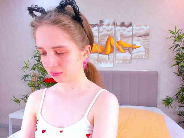 Camilla-Kelly webcam