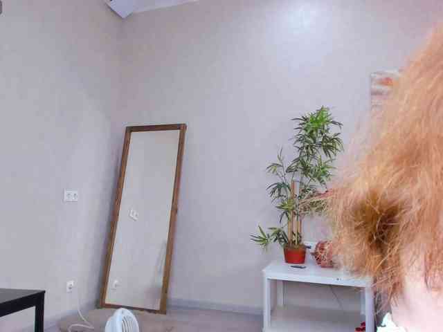 Camilla-Kelly webcam