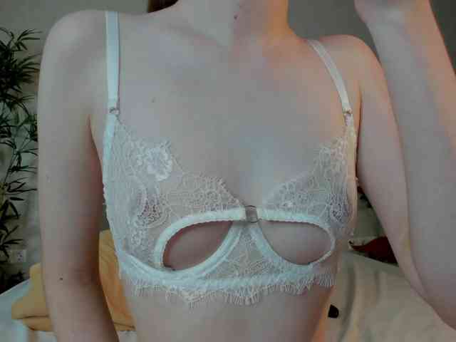 Camilla-Kelly webcam