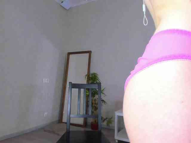 Camilla-Kelly webcam