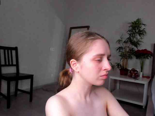 Camilla-Kelly webcam