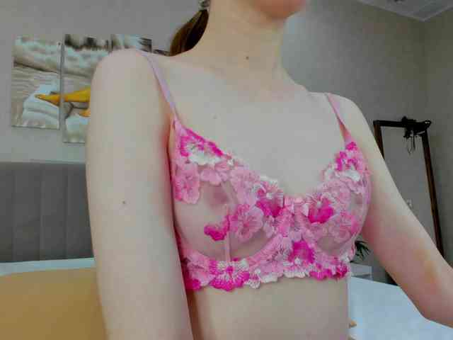Camilla-Kelly webcam
