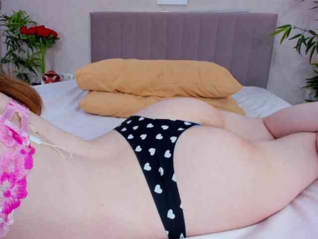 Camilla-Kelly webcam