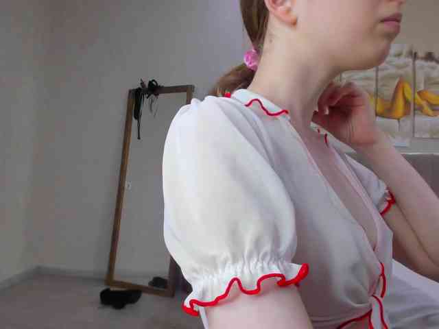 Camilla-Kelly webcam