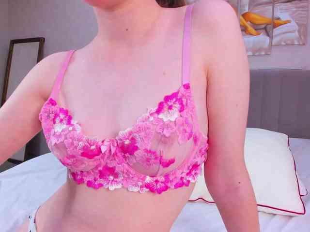 Camilla-Kelly Live Webcam on BongaCams