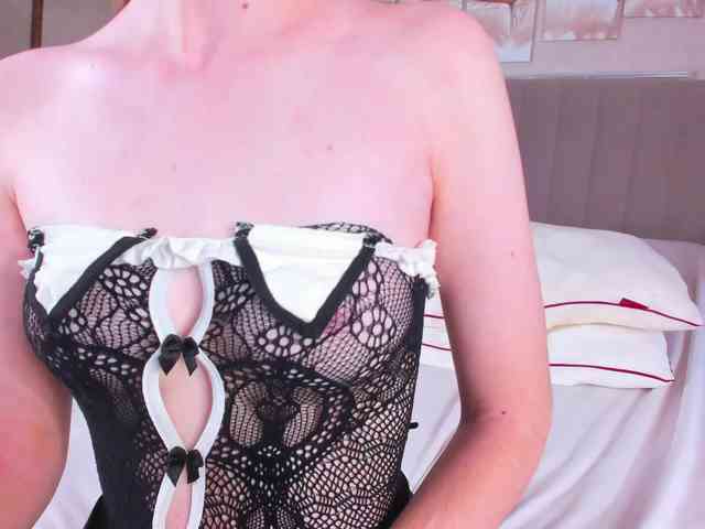 Camilla-Kelly webcam