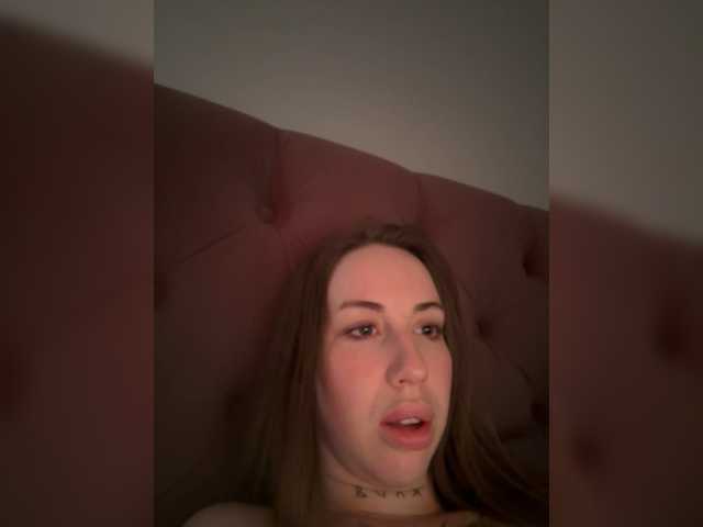 IsabelleDior live cam on BongaCams