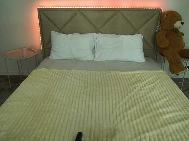 IsabelleDior live cam on BongaCams