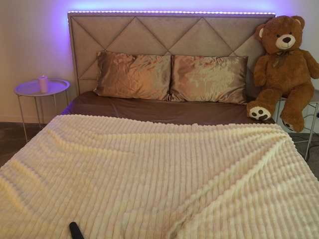IsabelleDior live cam on BongaCams