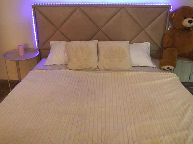 IsabelleDior live cam on BongaCams