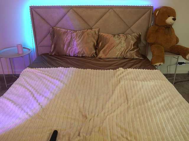 IsabelleDior live cam on BongaCams