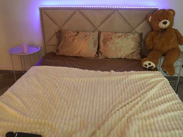 IsabelleDior live cam on BongaCams