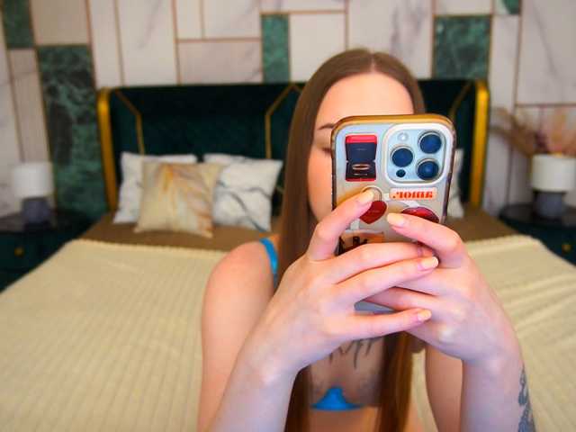 IsabelleDior, en directo ahora en BongaCams