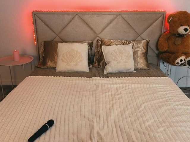 IsabelleDior's BongaCams show and profile