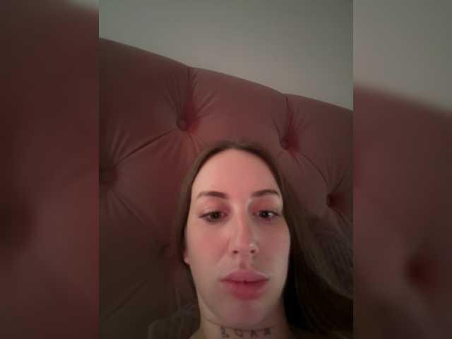 IsabelleDior live cam on BongaCams