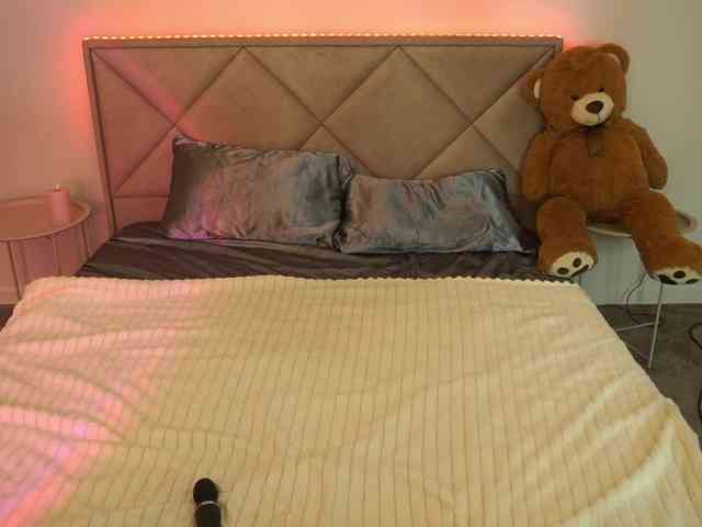 IsabelleDior webcam