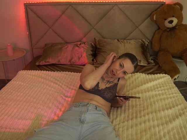 IsabelleDior webcam