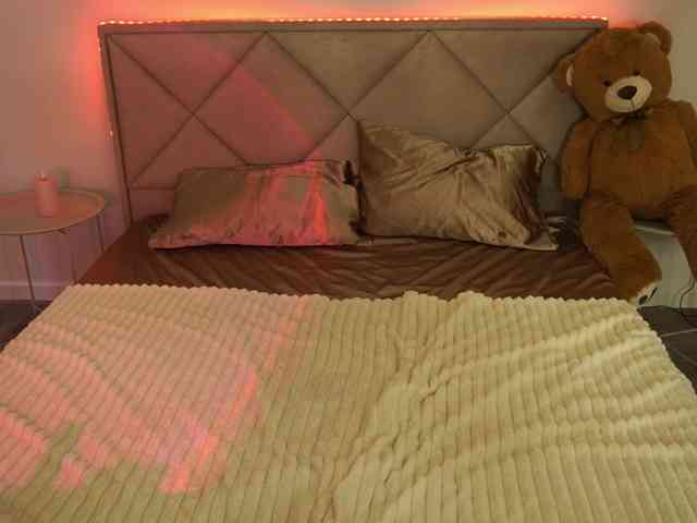 IsabelleDior webcam