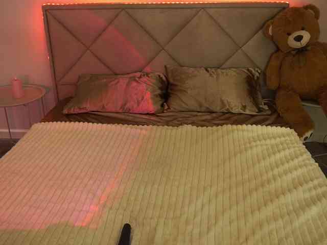 IsabelleDior webcam