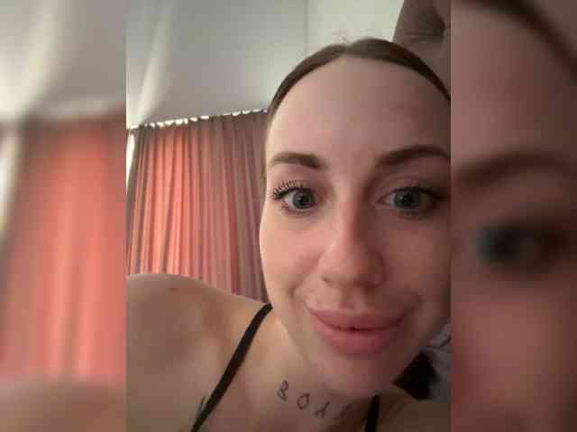 IsabelleDior webcam