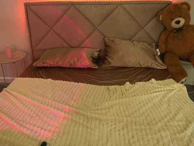 IsabelleDior webcam