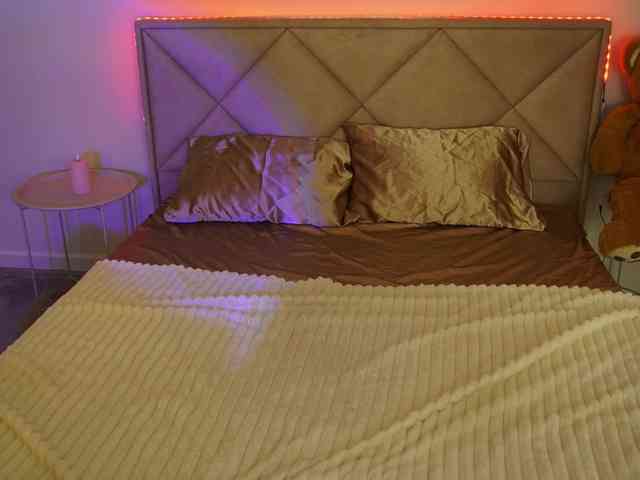 IsabelleDior webcam