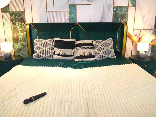 IsabelleDior Live Webcam on BongaCams