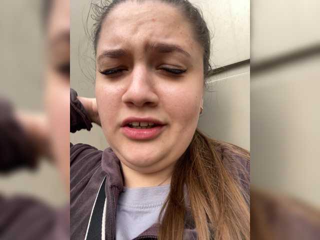 Neisi's BongaCams show and profile