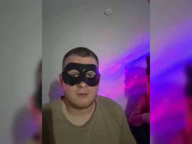 Kitsune-and-Balisong webcam
