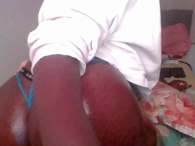 Cuvy_ass webcam