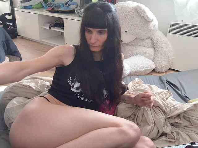 Ceriselapine Live Webcam on BongaCams