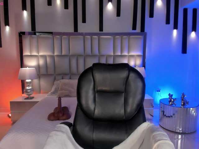KylieJenkins live cam on BongaCams